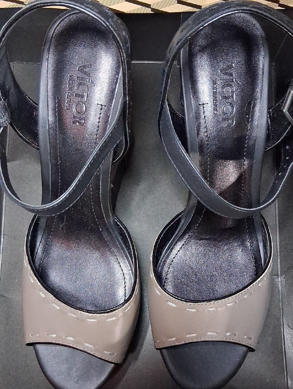Victor Alfaro Like New Taupe & Black Genny Wedge Open Toe 8.5 With Ankle-Strap